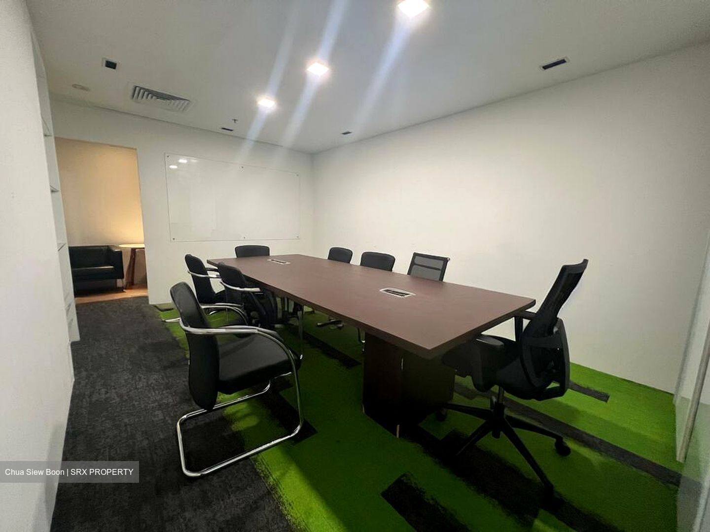 International Plaza (D2), Office #615091241